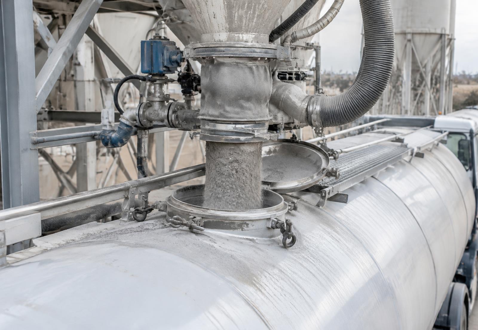 Lasting av sement i bulktank